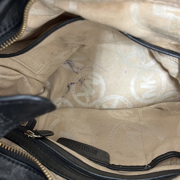 Michael Kors Black and Gold Leather Bag Zip Close Inside Outside Pockets - Picture 8 of 13